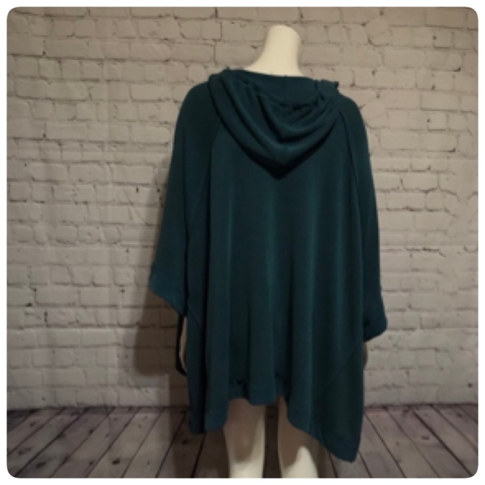Free People OVERSIZED HOOD PANCHO SIZE SMALL NWT - Picture 9 of 10